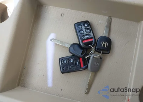 2008 Honda Odyssey Touring z USA, uszkodzony, nr VIN 5FNRL38908B064376